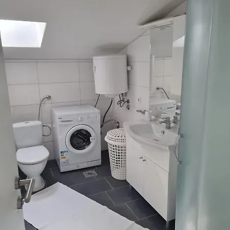 Apartment Mena Vir